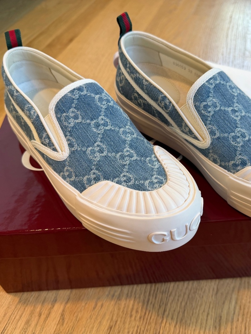 Gucci Women's Delave GG Platform Sneakers Size 39 Blue Denim